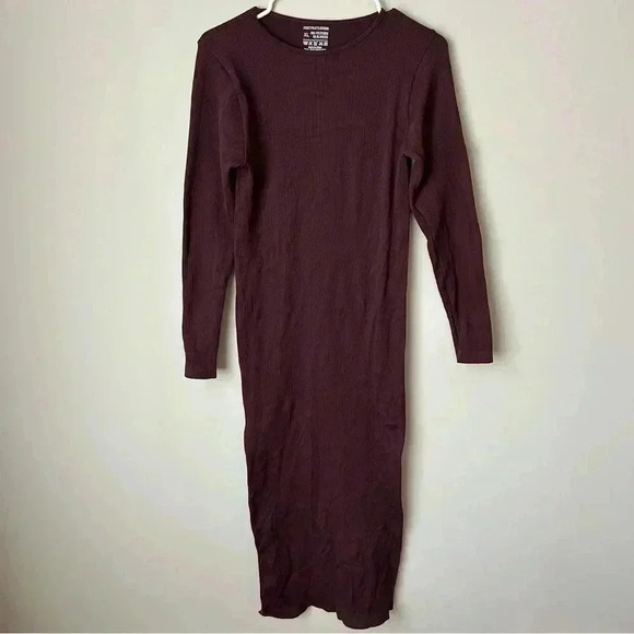 PrettyLittleThing Maxi Midi Long Sleeve Crewneck Burgundy Maroon Dress Size XL - Picture 2 of 6